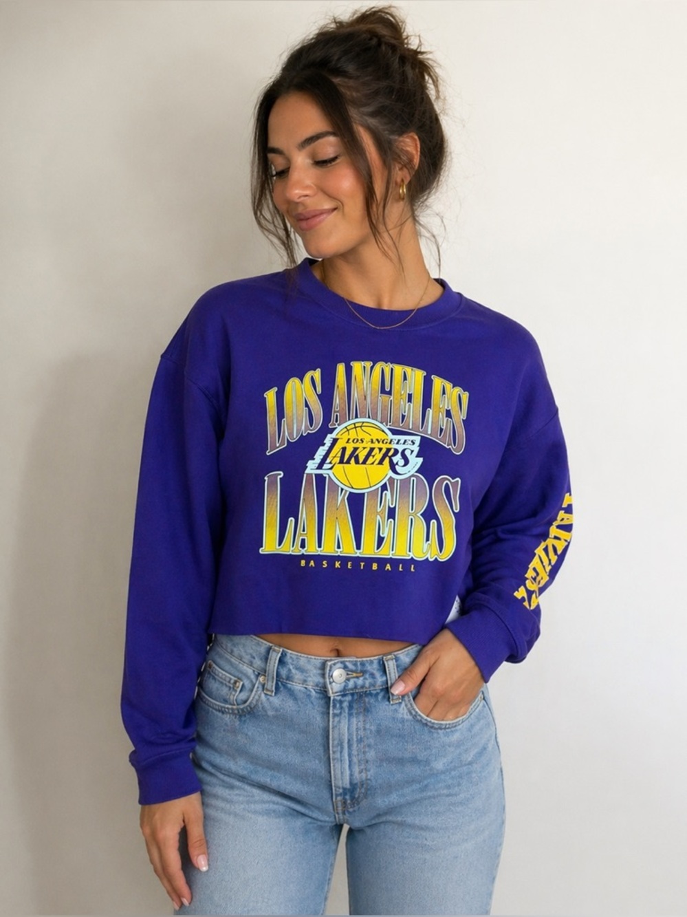 Los Angeles Lakers Official Merch Sweatshirt Medium Cropped Fit NBA Fan Gear